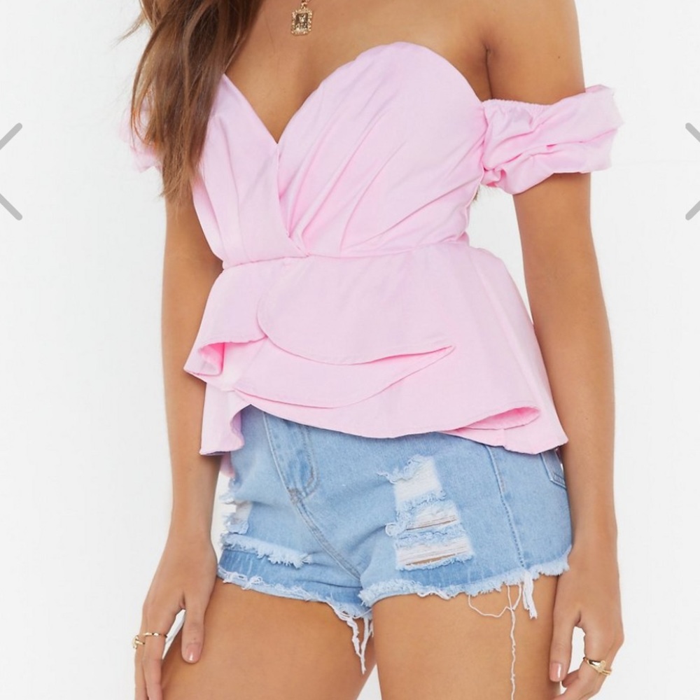 Needs Bust Off-the-Shoulder Ruffle top - Picture 2 of 4